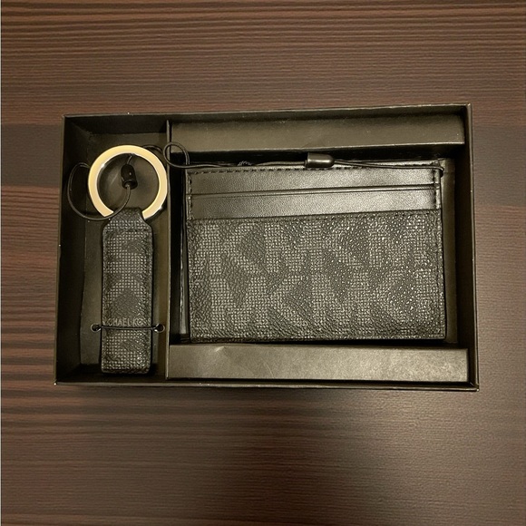 Michael Kors Black Wallet and Keychain Set NWT - Picture 4 of 4